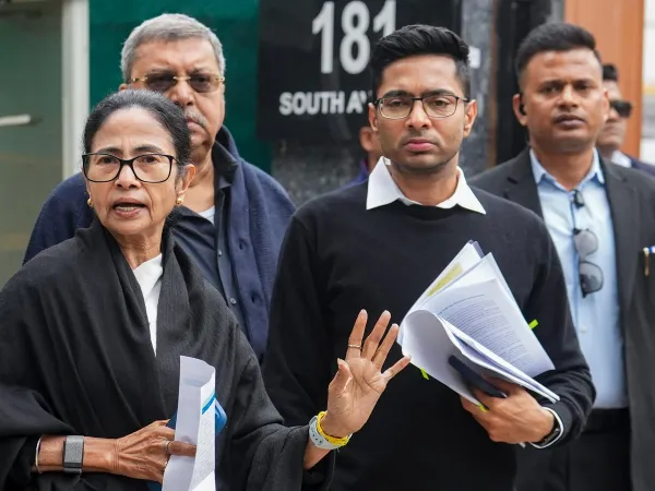 वकील बनीं ममता बनर्जी को SIR पर सुप्रीम कोर्ट से झटका, चीफ जस्टिस की हर राज्य को नसीहत